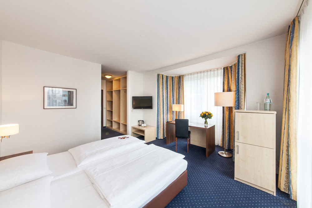 Hotel Mariella Cologne Exterior photo